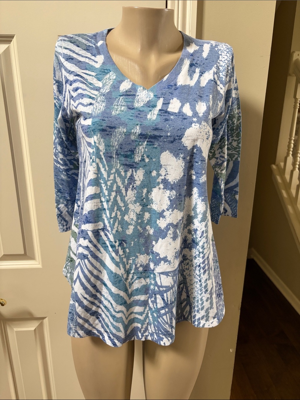 Whimsy Rose Women's V-Neck Printed Top in Blue and White, small